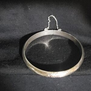 Beautiful Bangle Braclet Sterling Silver .925 Thailand
